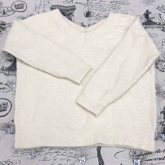 Topshop V-Neck Sweater - Picture 3 of 10